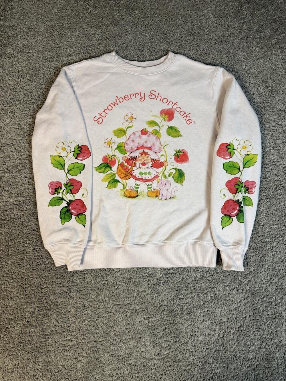 Strawberry Shortcake Sweatshirt Womens M Pink Pullover Fleece Lined Graphic